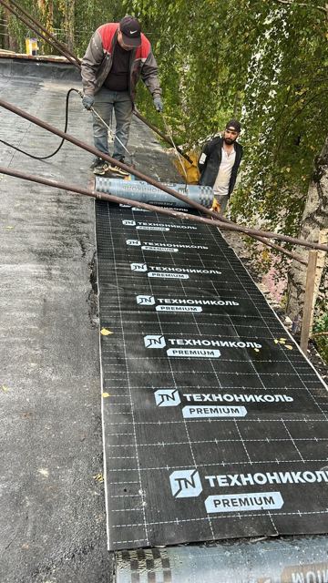 Укладка рулонной кровли